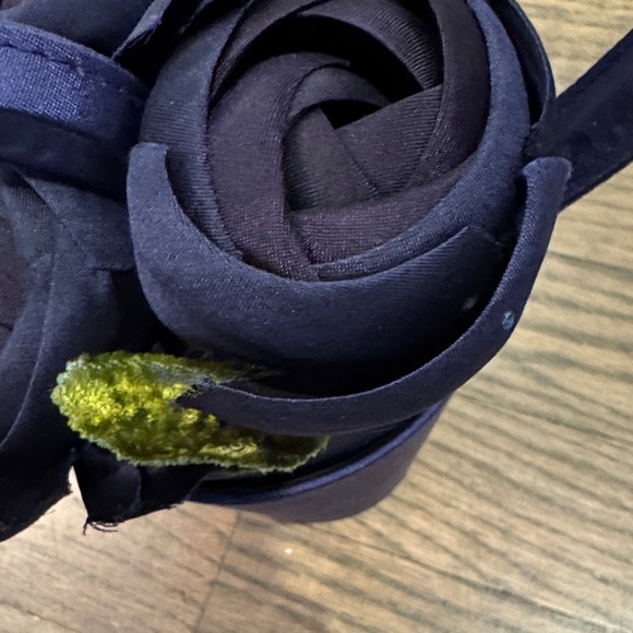 Lulu Guinness Navy Floral Wristlet - Picture 10 of 11